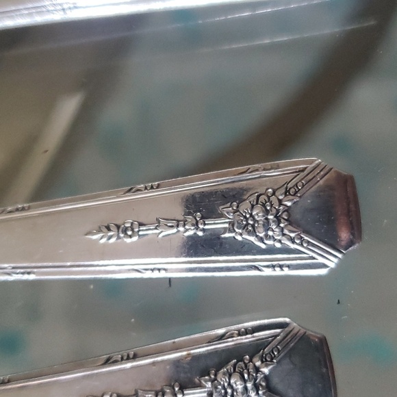 Community x16 - Picture 2 of 4